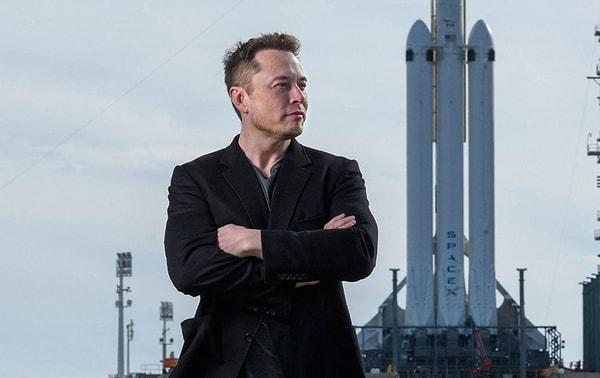 Bildiğiniz gibi SpaceX ve Tesla markalarının sahibi Elon Musk, geçtiğimiz haftalarda istediği Twitter'ı sonunda satın aldı.