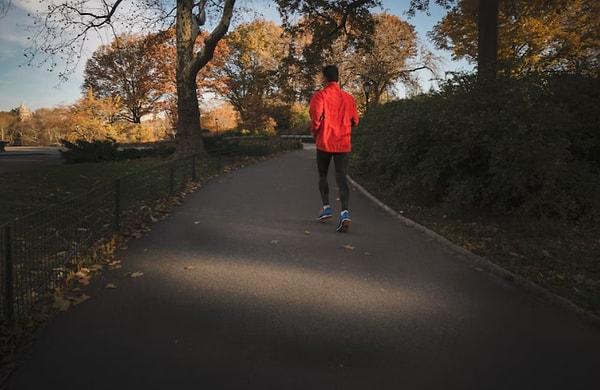 Yürüyüş yapmak, stres seviyenizi azaltır, sizi sakinleştirir ve metabolizmanızın hızlanmasını sağlar... Peki ya yürüyüş yaparak nasıl kilo veririz?