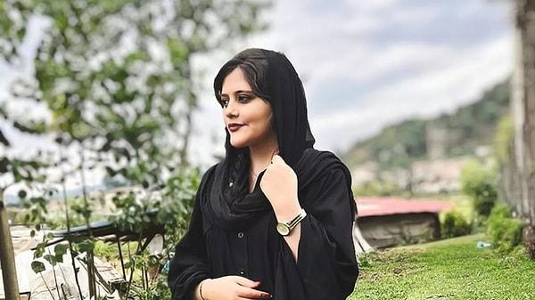 İran’da geçtiğimiz Eylül ayında 22 yaşındaki Mahsa Amini isimli kadının ahlak polisi devriyeleri tarafından göz altına alınması ve ardından hayatını kaybetmesiyle birlikte ülke çapında ayaklanmalar başladı.
