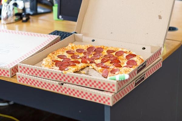 O zaman bu pizza kutuları neden kare?
