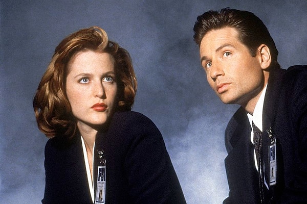 4. X Files dizisinde Mulder ve Scully aslında birbirine aşık olmayacaklardı...