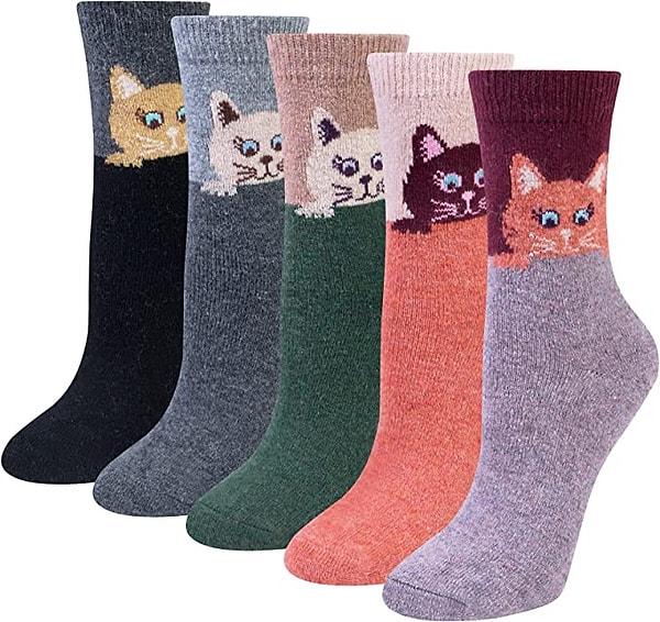 13. Kedi detaylı yün çorap seti.