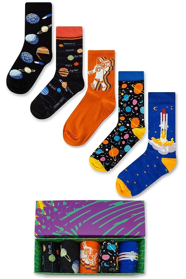17. Uzay detaylı çorap seti.