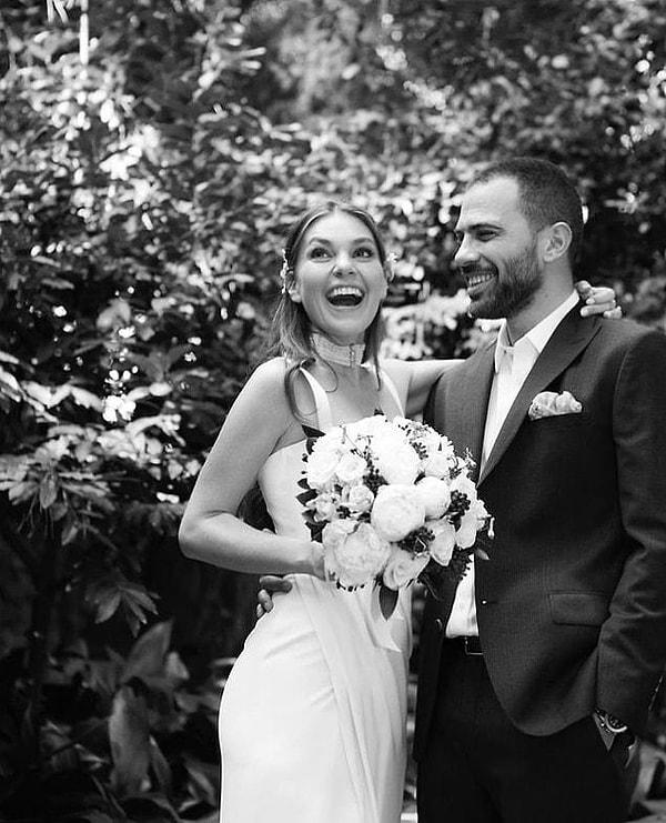 1. Ünlü oyuncu Aslı Enver, büyük bir sürpriz yaparak Instagram hesabı üzerinden evlendiğini duyurdu!