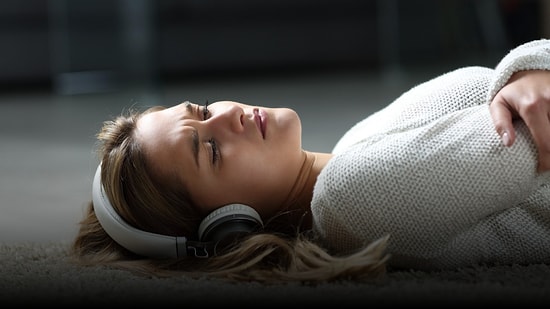 İçinize İşleyecek Tarzları ile Kırılmış Kalbinize Çok İyi Gelecek 12 Şarkı