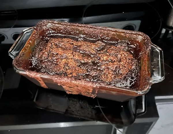 Banana bread'in (muzlu ekmek) içine un yerine pudra şeker kullanmış 😂