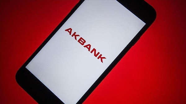 Akbank müşterileri, bu sabah saatlerinde bankanın mobil uygulamasına giriş yapamamaya başladı.