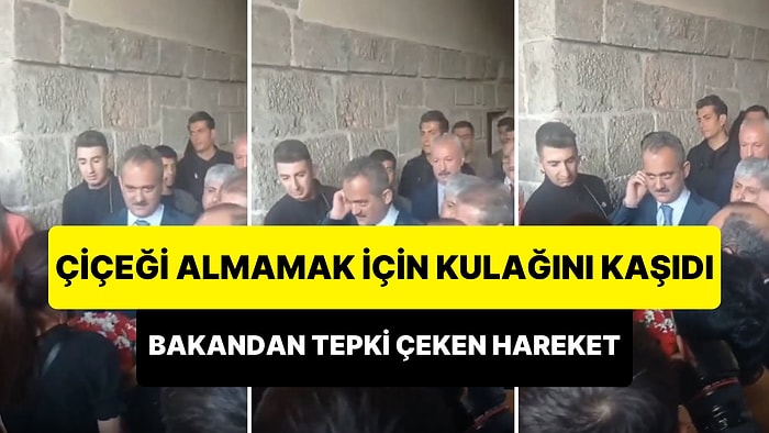 Milli Eğitim Bakanı Mahmut Özer, Atanamayan Öğretmenin Uzattığı Çiçeği Almamak İçin Kulağını Kaşıdı