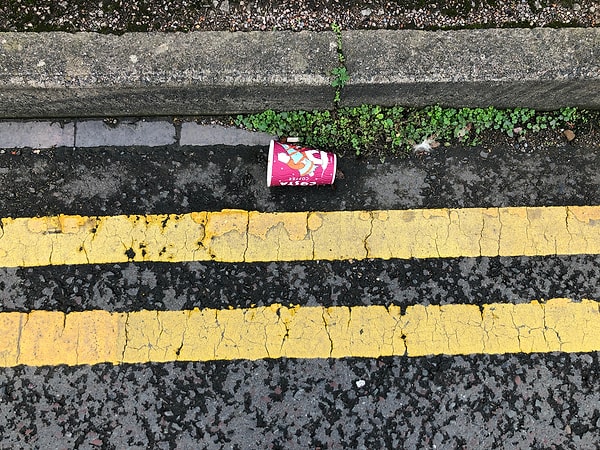 Son olarak sıradan tek kullanımlık karton bardakların üretiminde tercih edilen plastiğin aynı zamanda doğada geri dönüştürlemediğini ve çevre kirliliğine neden olduğunu hatırlatalım.