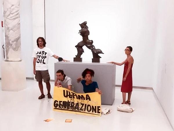 30 Temmuz - Umberto Boccioni'nin ünlü heykeline saldırı