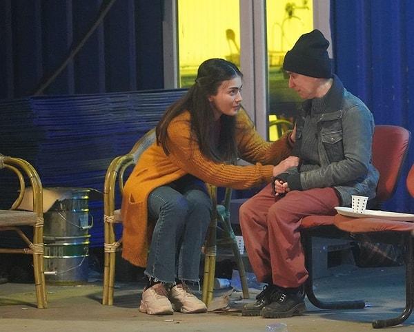 Tolga Sarıtaş ve Haluk Bilginer'in başrolünde yer aldığı Baba dizisi dün akşam 24. bölümüyle ekranlara geldi.
