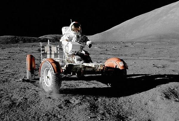 Apollo 17'den bu yana geçen on yıllarda, çeşitli ülkelerden yaklaşık iki düzine uzay aracı Ay'ı ziyaret etti.