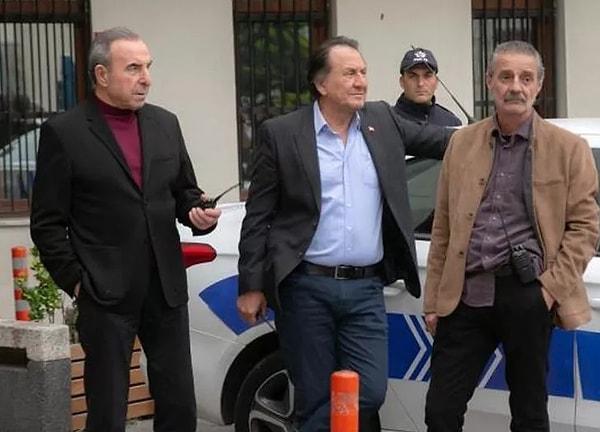 Gazeteci Birsen Altuntaş'ın haberine göre, yetkililer tarafından Arka Sokaklar'ın çekimlerine 45 günlük ara verileceği haberi doğrulandı.