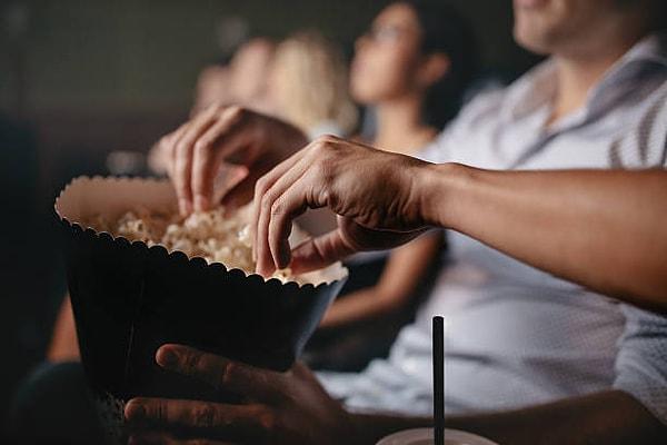 1920'li yıllarda Amerika'da sinema salonlarında mısır yemek yasaktı.