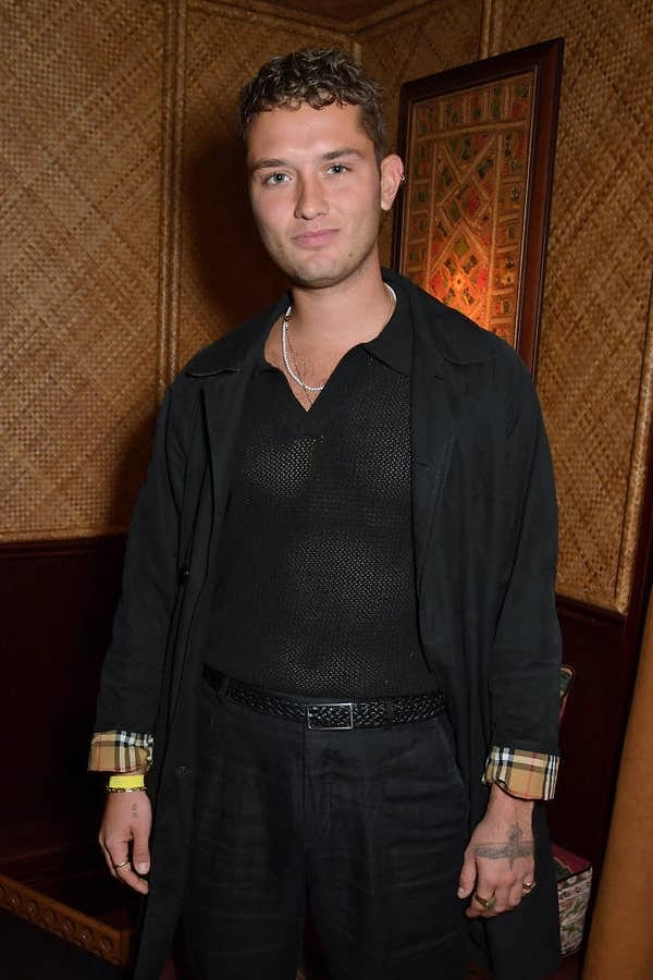 4. Это сын Джуда Лоу и Сэди Смит, Рафферти.