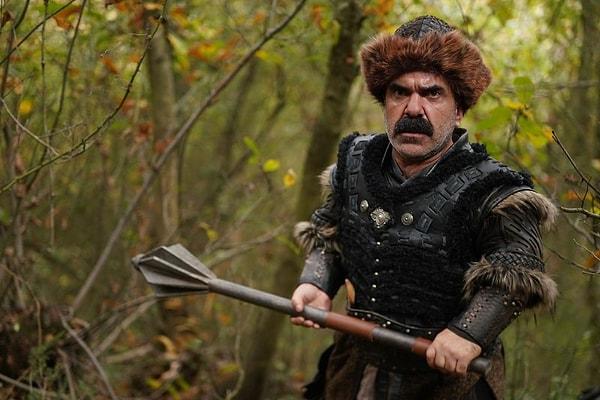 Bir diğer isim ise Alpaslan Özmol. Başarılı usta oyuncu Kuruluş Osman'a "Gürbüz Alp" olarak dahil oluyor.