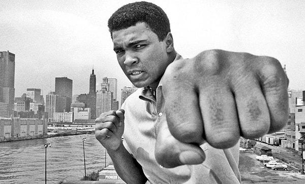 5. Muhammed Ali ilk dünya şampiyonluğunu kaç yılında kazanmıştır?