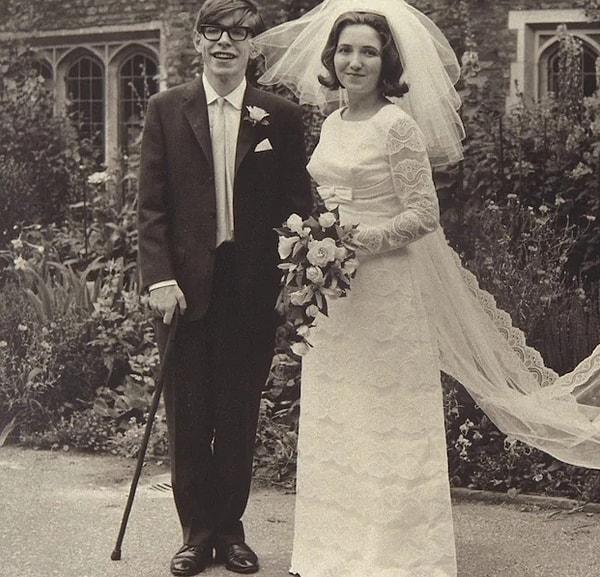 16. Stephen Hawking ve ilk eşi Jane Wilde'ın düğün fotoğrafları - 1965:
