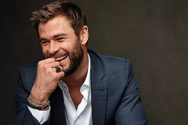 Dünyaca ünlü başarılı oyuncu Chris Hemsworth’ü mutlaka tanıyorsunuzdur.