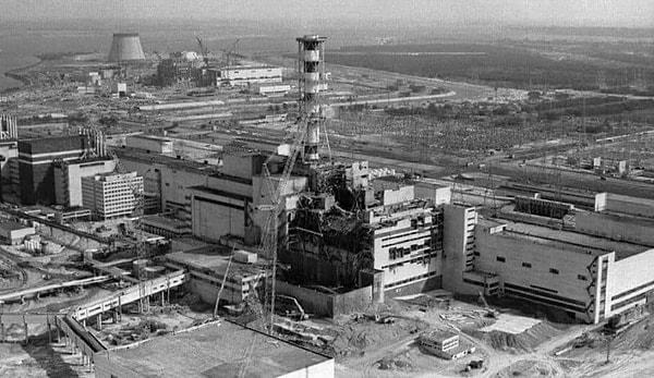 Çernobil nükleer santrali, şu an Ukrayna sınırları içerisinde yer alan, 1986 yılında reaktörlerde yaşanan patlama esnasında ise Sovyetler Birliği sınırları içerisinde yer alan enerji santralidir.