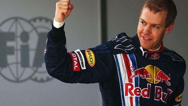 Müthiş yeteneğiyle Red Bull tarafından kapılan Vettel tarihin en genç pole pozisyonunun da sahibi aynı zamanda. Bunun yanı sıra en genç yarış kazanan pilotu.