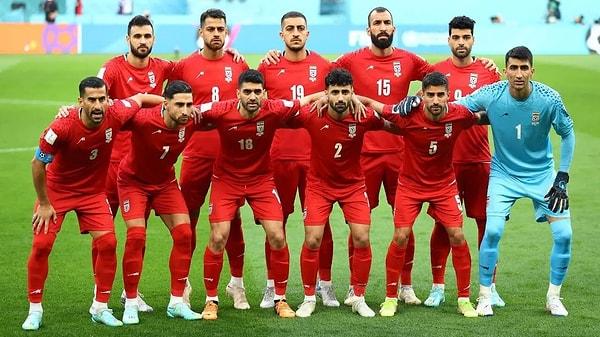 İranlı futbolcular, protestolara destek verdi