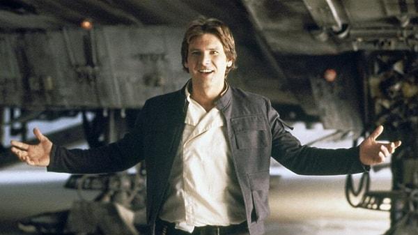 10. Asla unutamayacağımız ve hepimizin çok sevdiği Han Solo karakterine hayat veren Harrison Ford'un rolü alışı sadece şans eseri.