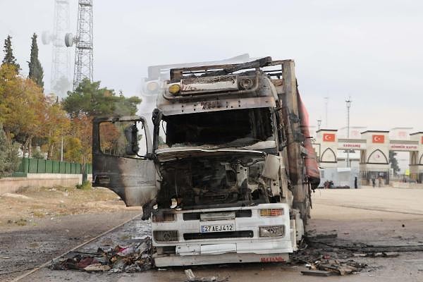 1. Gaziantep'in Karkamış ilçesine teröristler tarafından düzenlenen saldırıda 2 kişi hayatını kaybetti.