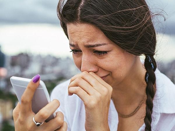 Ağlamak, vücudunuzun dengede kalmasını sağlar. Gözyaşı bezleri, lipit, elektrolit ve metabolit içerir. Mutluluk gözyaşları ise diğer proteinleri ve hormonları da içerebilir.