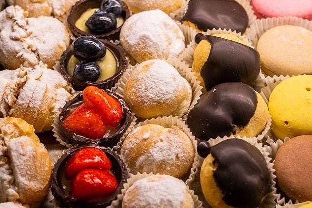 Si la cuisine italienne se surpasse en matière de pizzas et de pâtes, les gâteaux et biscuits à base de pâte sont à l'honneur en matière de dessert.  Que pensez-vous des desserts italiens ?  Rencontrons-nous dans les commentaires.