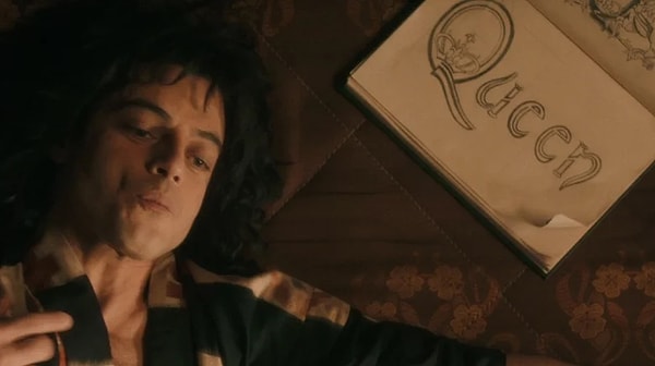 Дизайн логотипа Queen