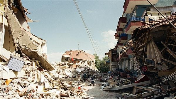 "700 bin ton dinamitin patlamasına eşit bir deprem meydana geldi"