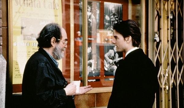 Psikolojik gerilim türündeki filmin yönetmeni ise Stanley Kubrick.