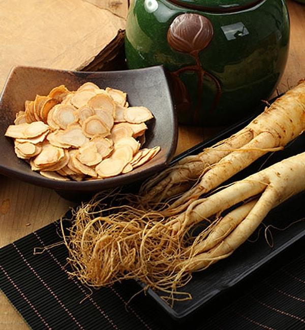 Ginsengin varlığı çok eskilere dayanır. M.S 1. yüzyıldaki Çin kaynaklarına göre ginseng; zihni güçlendirici, bilgeliği artırıcı bir şifalı bitki olarak tanımlanmakta ve düzenli kullanımının yaşam süresini artıracağı belirtilmektedir.