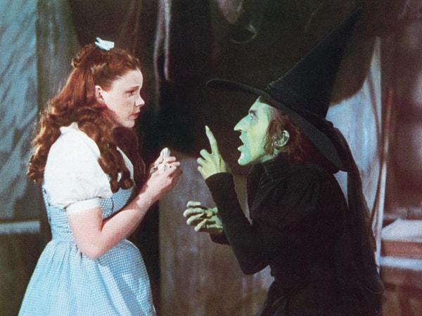 10. The Wizard of Oz / Oz Büyücüsü (Billur Köşk) (1939) - IMDb 8.1