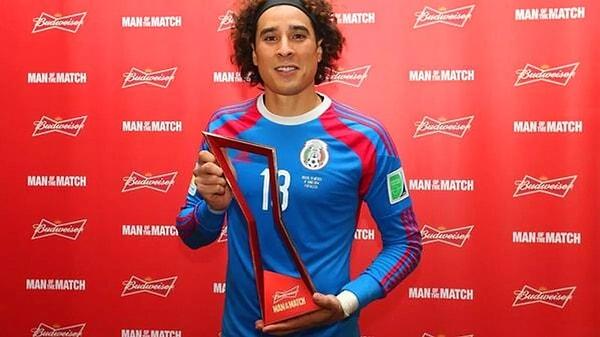 Heyecanın doruklarda olduğu Dünya Kupası'nda Meksika milli takımının kaleciliğini yapan Ochoa'ya geçtiğimiz günlerde ilginç bir teklif geldi.