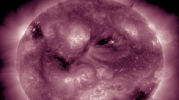 NASA, bu sefer de Güneş’in “asık suratlı” halinin görüldüğü bir fotoğrafını paylaştı.