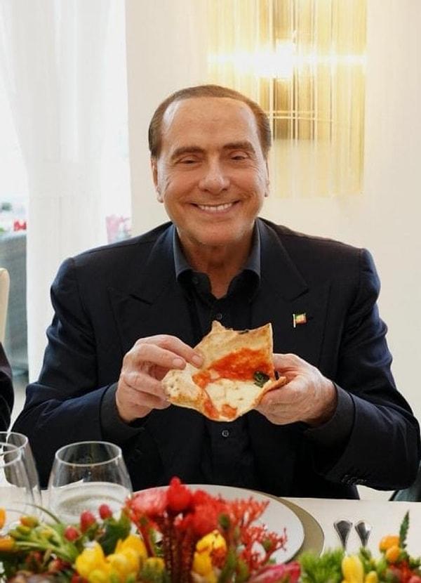 Restoranın müdürü Berlusconi'yi restorana davet ettiyse de gitmemiştir. Muhtemelen bunu kendine ve İtalya'ya hakaret sayıyordur.