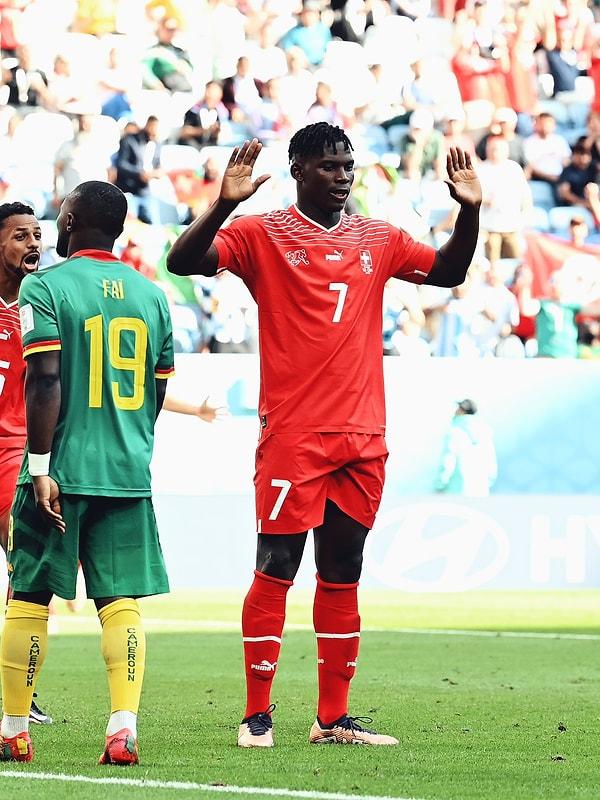 Kamerun'un başkenti Yaounde'de dünyaya gelen Breel Embolo, İsviçre forması giyiyordu. İlk Dünya Kupası golünü de doğduğu ülke olan Kamerun'a attı.