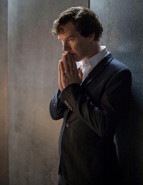 6. Dahi dedektif Sherlock Holmes'u canlandıran Benedict Cumberbatch ne yazık ki kostümlerden hiç de memnun değildi...
