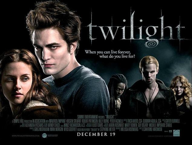 15. La saga Twilight / La saga Twilight (2008-2012) IMDb : 4,7-5,5