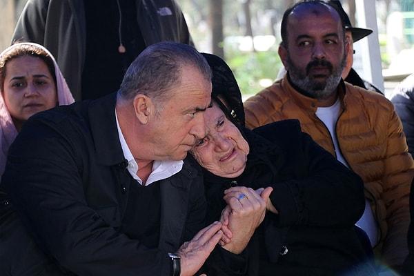 Teknik direktör Fatih Terim'in annesi Nuriye Terim, Adana'daki evinde 91 yaşında hayatını kaybetti.