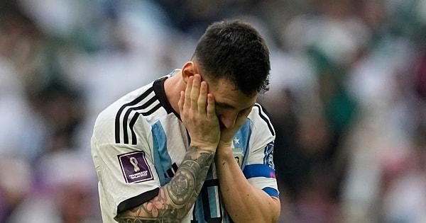Arjantin, gruptaki ilk maçında Suudi Arabistan'a mağlup olarak 36 maçlık serisi sona erdi.