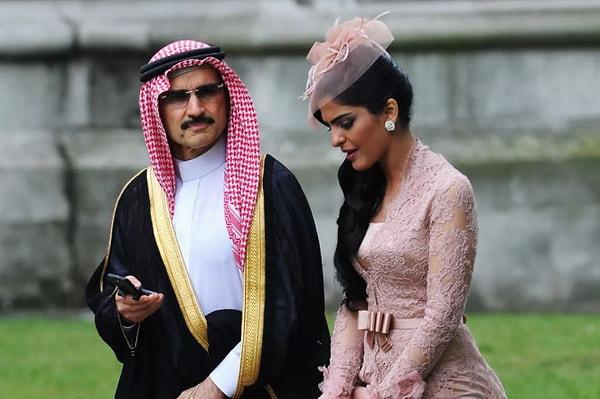 15. Kişisel hayatına geldiğimizde ise El Velid’in dört kez evlenip boşandığı biliniyor, bu evliliklerden de Prens Khaled ve Prenses Reem isimli iki çocuğu var.