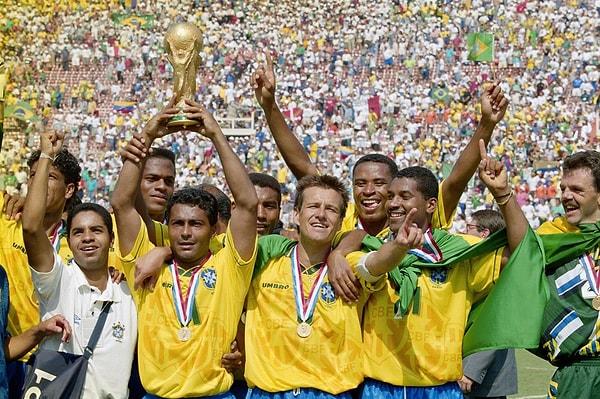 Her düzenlenen turnuvaya katılan tek takım Brezilya aynı zamanda en çok dünya kupası kazanan ülke konumunda yer alıyor.