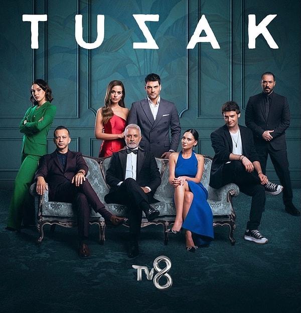 Tv8'de 19 Ekim 2022 tarihinde yayın hayatına başlayan Tuzak, kısa sürede binlerce kişinin favori yapımlarından oldu.