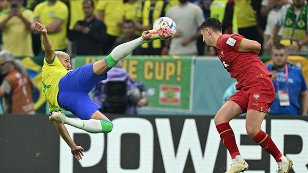 Brezilya, gruptaki ilk maçında Sırbistan ile karşı karşıya geldi. Sambacılar, rakibine gol şansı tanımadı ve Richarlison'un iki golü ile galibiyeti uzandı.