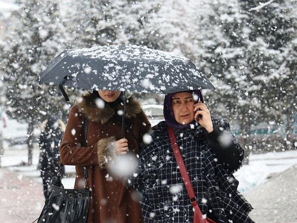 Kerem Öktem'in paylaşımlarına göre 2023 yılının ilk aylarında Marmara bölgesinde İstanbul dahil, normalin üzerinde kar yağışı olması bekleniyor.