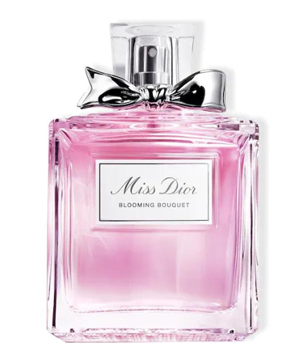 Şık bir parfüm şişesi arayanlar için Miss Dior Blooming Bouquet...