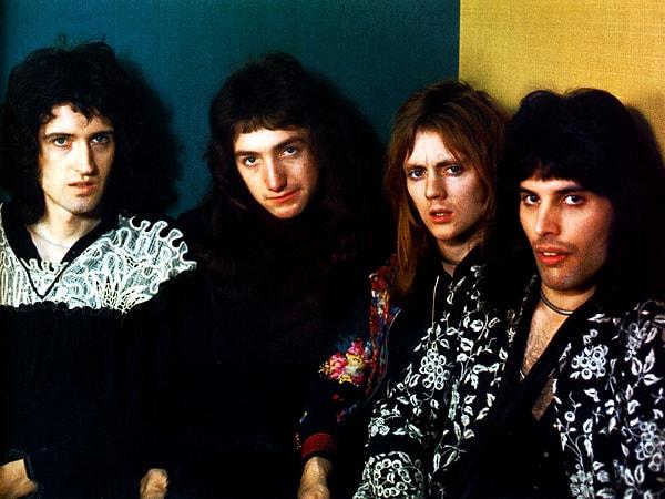 Queen'in 1973 tarihli debut albümünün ismi nedir?